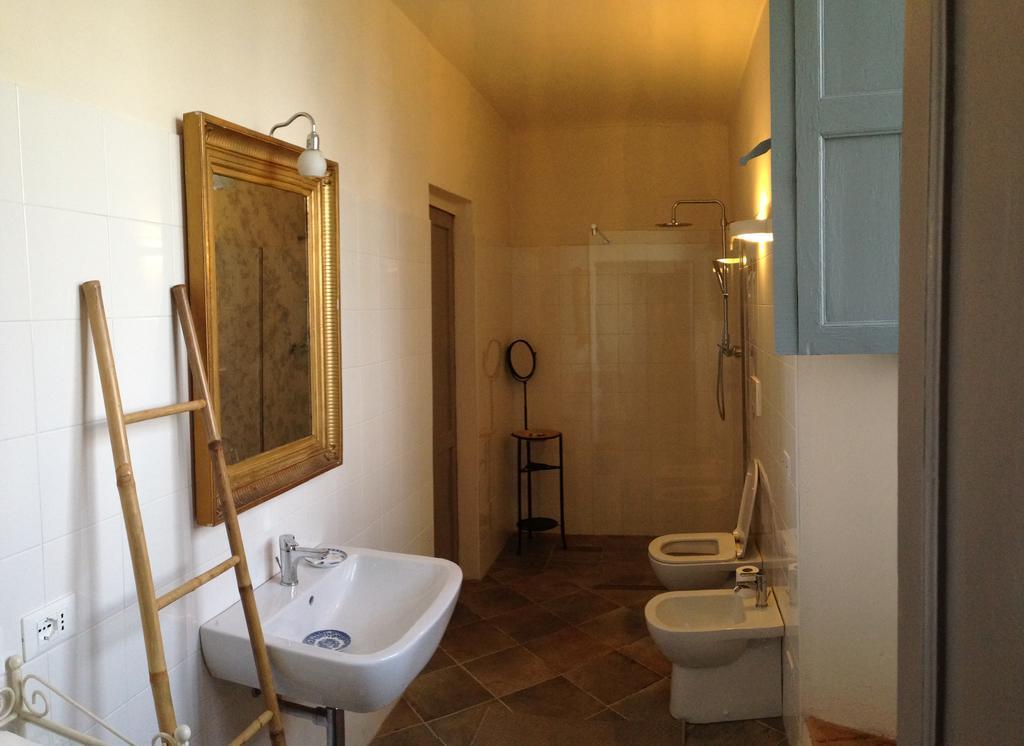 Castello Sannazzaro B&B Giarole ภายนอก รูปภาพ