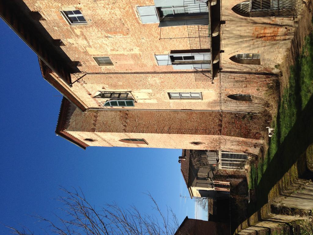 Castello Sannazzaro B&B Giarole ภายนอก รูปภาพ